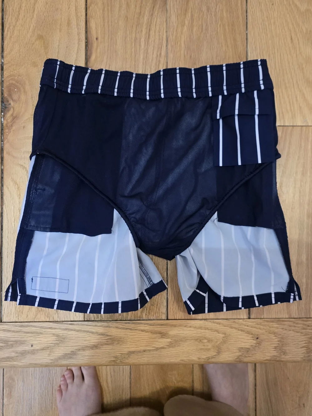 Vineyard Vines Boys Printed Chappy Swim Trunks Navy White Stripe Medium